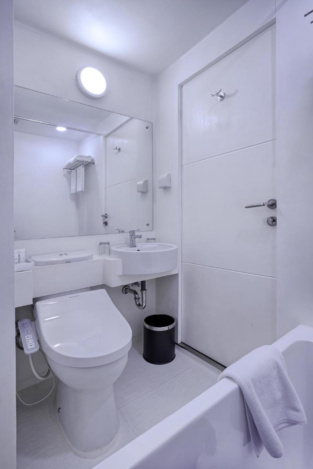 Kuretakeso Kemang Hotel Jakarta Buitenkant foto