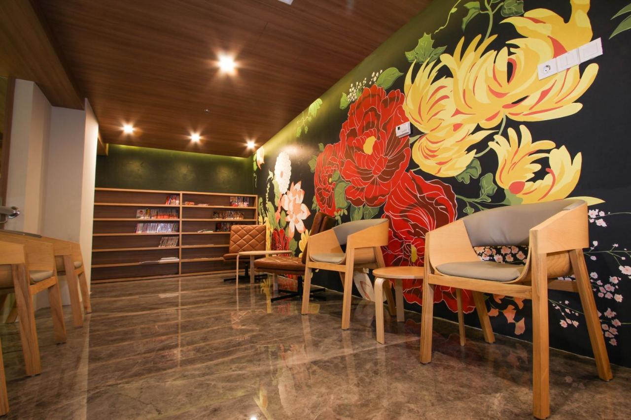 Kuretakeso Kemang Hotel Jakarta Buitenkant foto